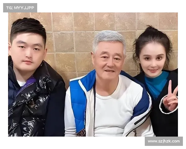 赵本山豪宅家庭聚会温馨时刻：小皮虎头虎脑，被姥姥逗笑尽显天真无邪