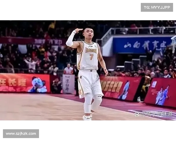 高诗岩与原帅洛杉矶特训：侧颜哥成最佳训练搭档